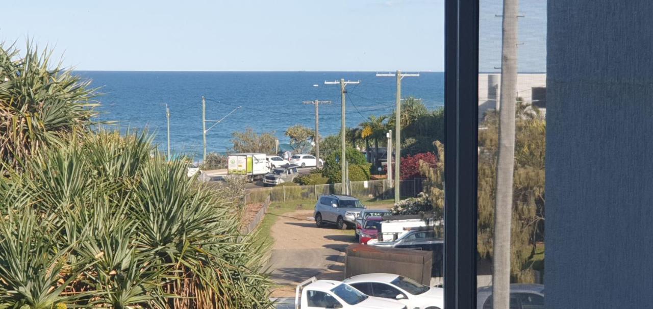 Pandanus Coolum Beach Exterior photo